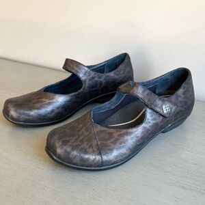 Dansko Opal Mary Jane Leather Metallic Black Leopard Flat Shoe Women 38 US 7.5/8